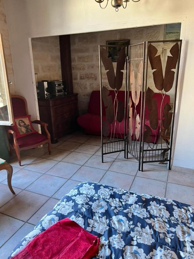 איגוס-מורטס La Maison Sur La Place מראה חיצוני תמונה